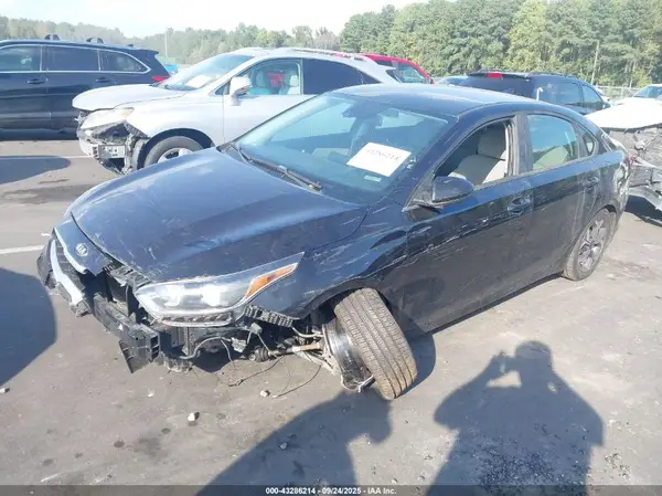 3KPF24AD7KE048702 2019 KIA FORTE - Image 2