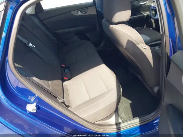 3KPF24AD7KE048781 2019 KIA FORTE - Image 8