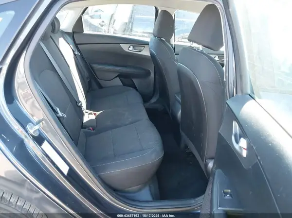 3KPF24AD7KE049297 2019 KIA FORTE - Image 8