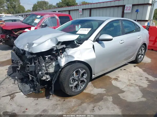 3KPF24AD7KE050546 2019 KIA FORTE - Image 2