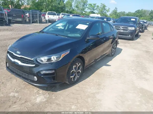 3KPF24AD7KE052426 2019 KIA FORTE - Image 2