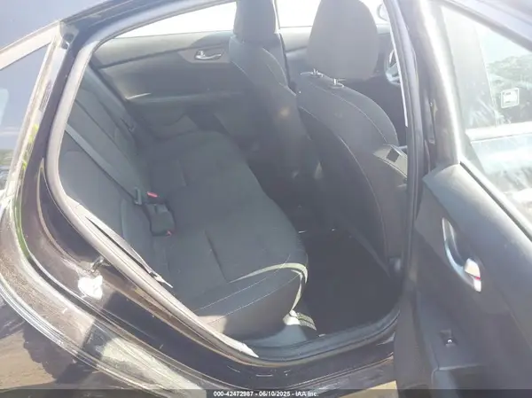 3KPF24AD7KE052426 2019 KIA FORTE - Image 8