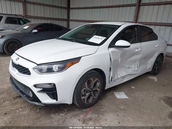 3KPF24AD7KE053222 2019 KIA FORTE - Image 2