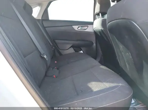 3KPF24AD7KE059814 2019 KIA FORTE - Image 8