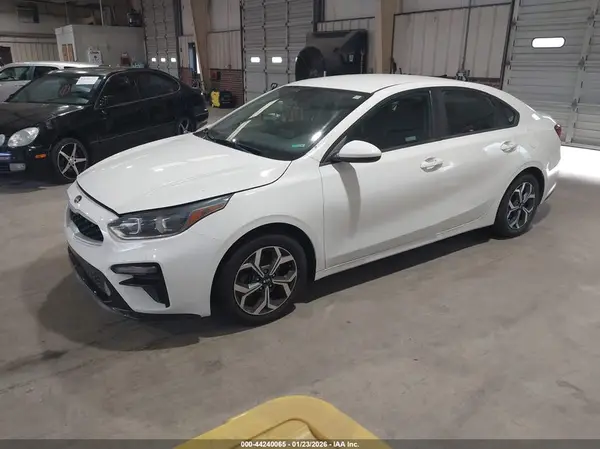 3KPF24AD7KE059960 2019 KIA FORTE - Image 2