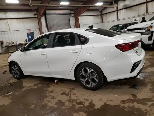 3KPF24AD7KE060106 2019 KIA FORTE - Image 2