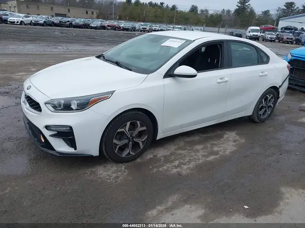 3KPF24AD7KE060607 2019 KIA FORTE - Image 2