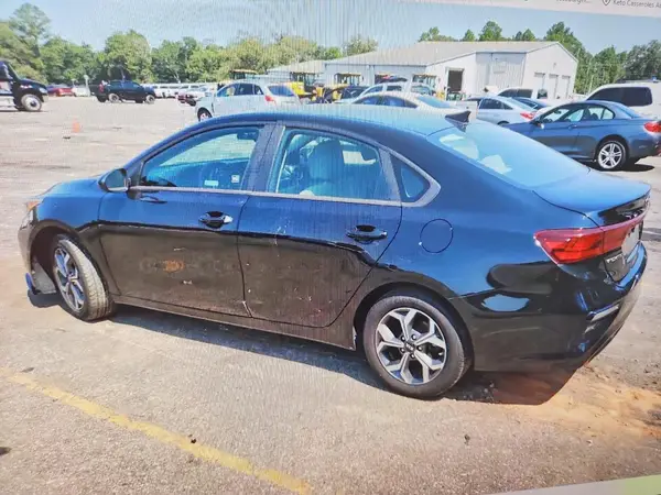 3KPF24AD7KE061482 2019 KIA FORTE - Image 2
