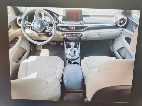 3KPF24AD7KE061482 2019 KIA FORTE - Image 8