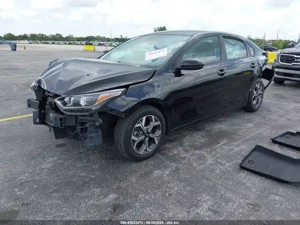 3KPF24AD7KE064236 2019 KIA FORTE - Image 2