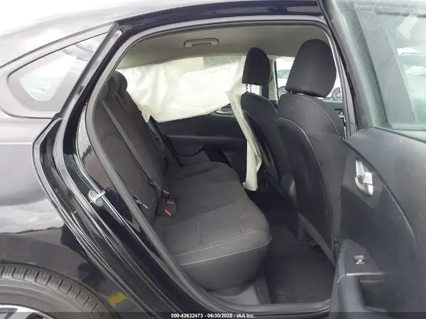 3KPF24AD7KE064236 2019 KIA FORTE - Image 8