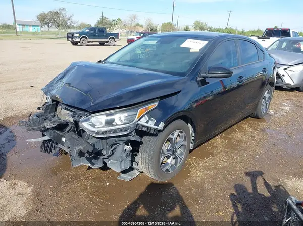 3KPF24AD7KE064947 2019 KIA FORTE - Image 2