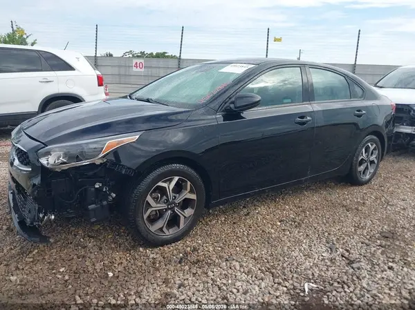 3KPF24AD7KE067623 2019 KIA FORTE - Image 2