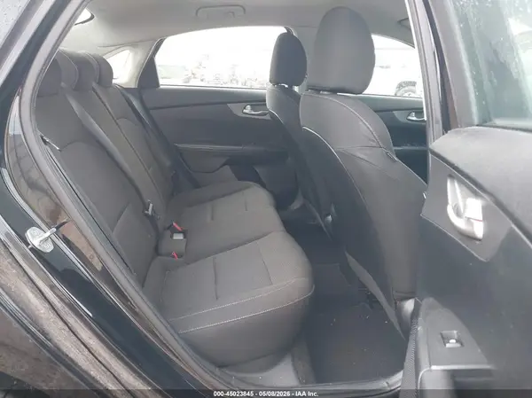 3KPF24AD7KE067623 2019 KIA FORTE - Image 8
