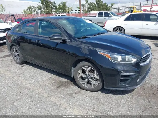 3KPF24AD7KE068190 2019 KIA FORTE - Image 1