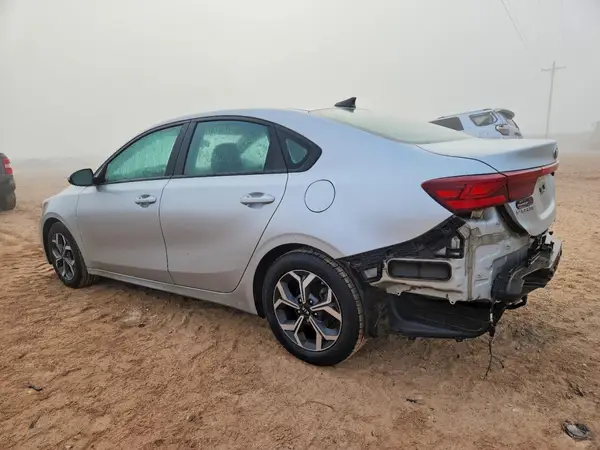 3KPF24AD7KE070229 2019 KIA FORTE - Image 2