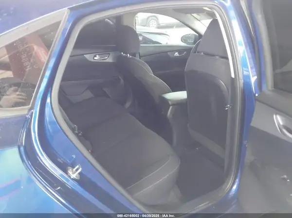 3KPF24AD7KE072689 2019 KIA FORTE - Image 8