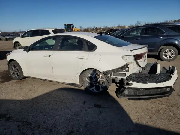 3KPF24AD7KE074488 2019 KIA FORTE - Image 2