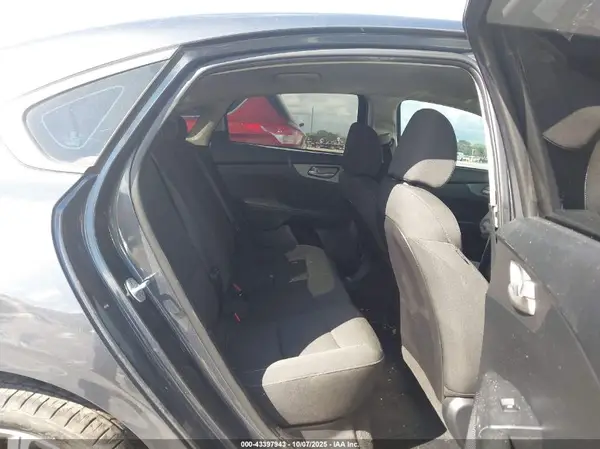 3KPF24AD7KE076533 2019 KIA FORTE - Image 8