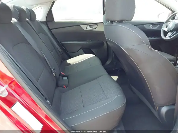 3KPF24AD7KE076757 2019 KIA FORTE - Image 8