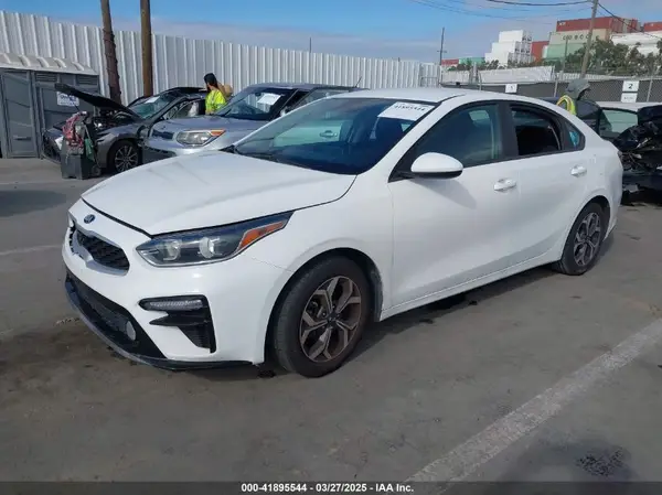 3KPF24AD7KE077262 2019 KIA FORTE - Image 2