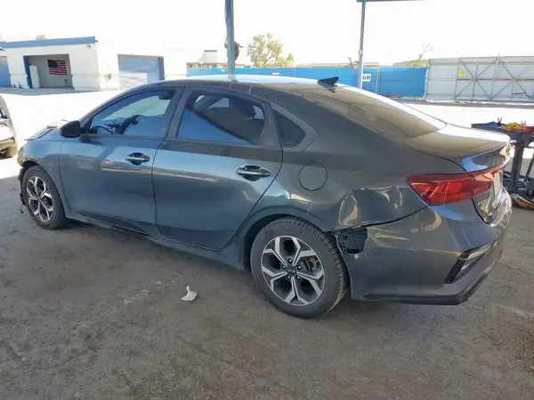 3KPF24AD7KE077536 2019 KIA FORTE - Image 2