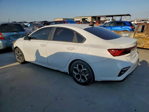 3KPF24AD7KE078735 2019 KIA FORTE - Image 2