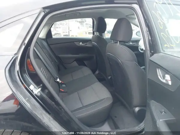 3KPF24AD7KE081022 2019 KIA FORTE - Image 8