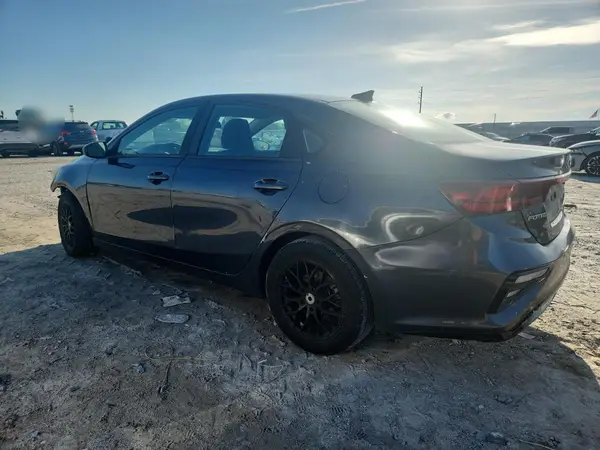 3KPF24AD7KE082798 2019 KIA FORTE - Image 2