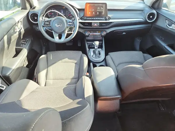 3KPF24AD7KE082798 2019 KIA FORTE - Image 8