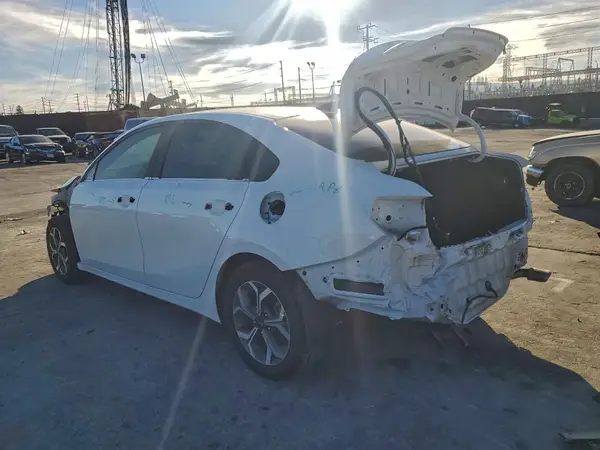 3KPF24AD7KE084163 2019 KIA FORTE - Image 2
