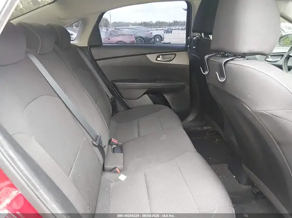 3KPF24AD7KE084275 2019 KIA FORTE - Image 8