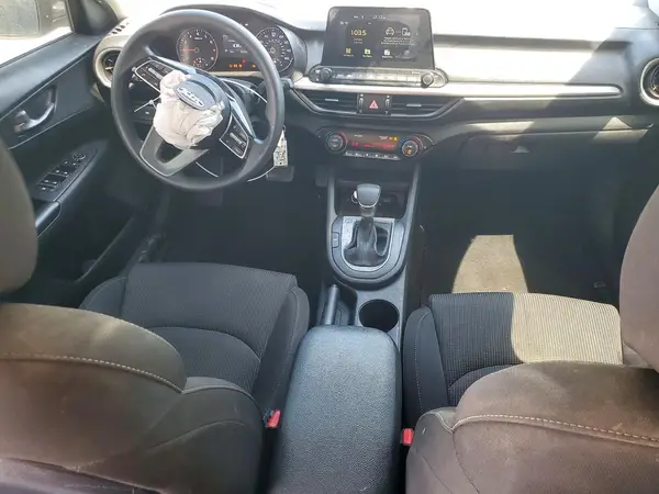 3KPF24AD7KE085605 2019 KIA FORTE - Image 8