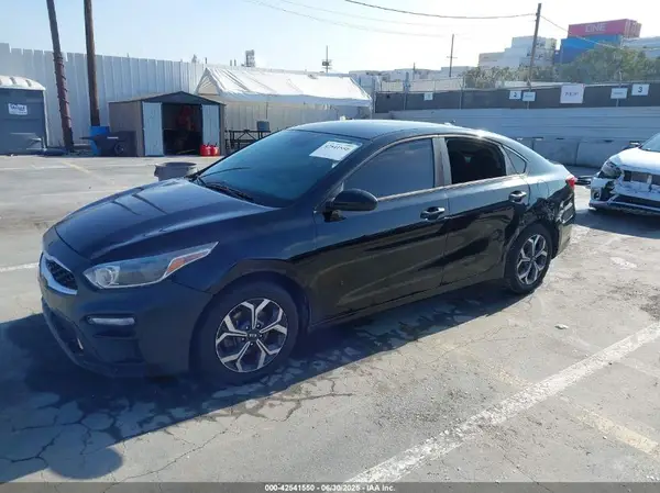 3KPF24AD7KE089279 2019 KIA FORTE - Image 2