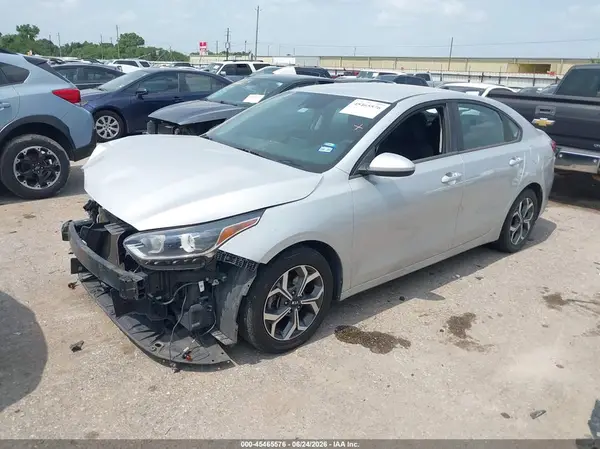 3KPF24AD7KE090609 2019 KIA FORTE - Image 2