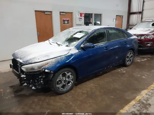 3KPF24AD7KE091811 2019 KIA FORTE - Image 2