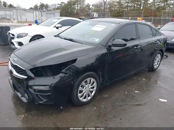 3KPF24AD7KE095308 2019 KIA FORTE - Image 2