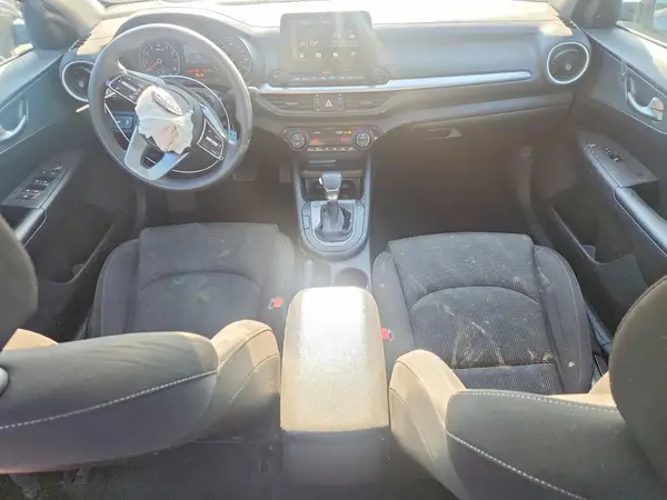 3KPF24AD7KE095440 2019 KIA FORTE - Image 8