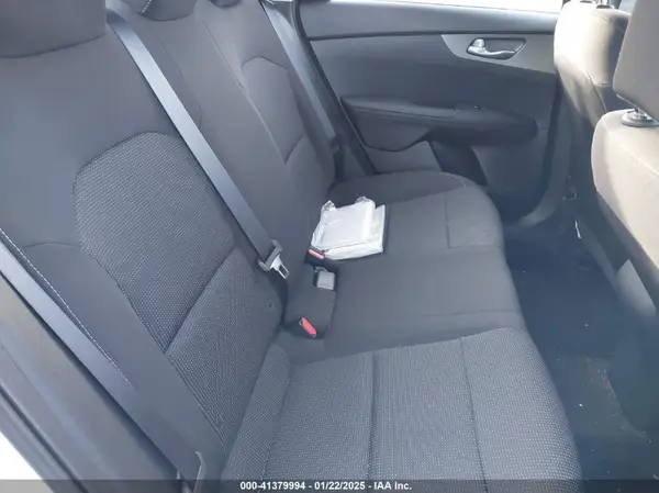 3KPF24AD7KE097298 2019 KIA FORTE - Image 8