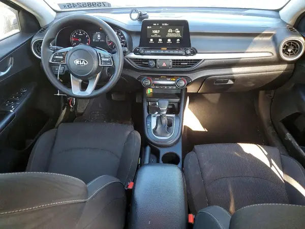 3KPF24AD7KE099567 2019 KIA FORTE - Image 8