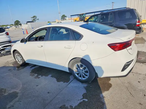 3KPF24AD7KE099729 2019 KIA FORTE - Image 2