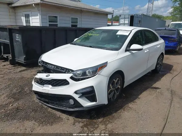 3KPF24AD7KE103021 2019 KIA FORTE - Image 2
