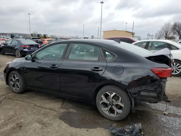 3KPF24AD7KE103388 2019 KIA FORTE - Image 2