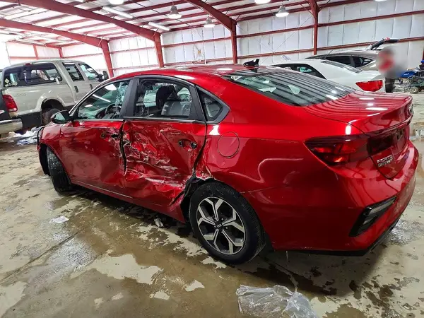 3KPF24AD7KE103617 2019 KIA FORTE - Image 2