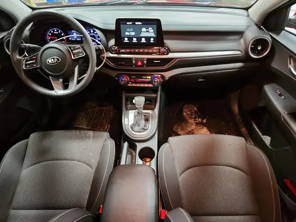 3KPF24AD7KE103617 2019 KIA FORTE - Image 8