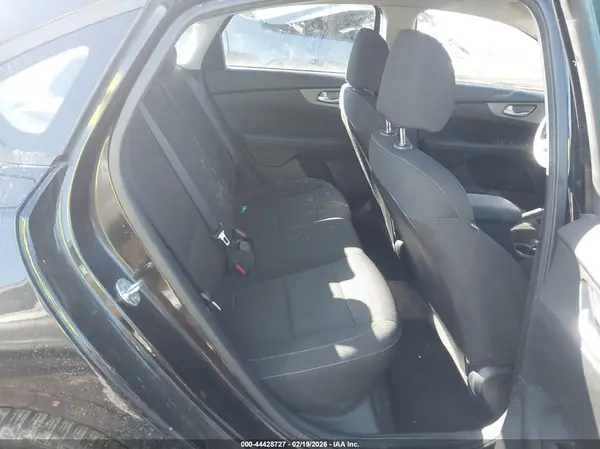 3KPF24AD7KE106601 2019 KIA FORTE - Image 8