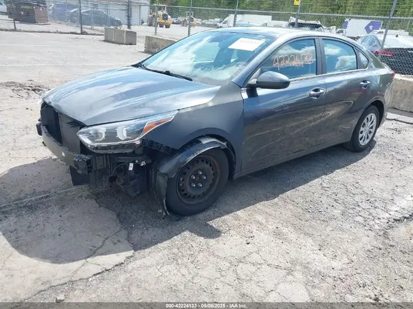 3KPF24AD7KE106646 2019 KIA FORTE - Image 2