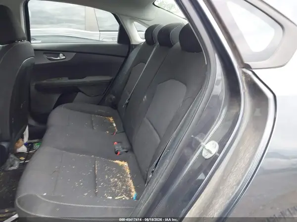3KPF24AD7KE108879 2019 KIA FORTE - Image 8