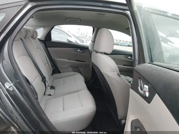 3KPF24AD7KE109465 2019 KIA FORTE - Image 8