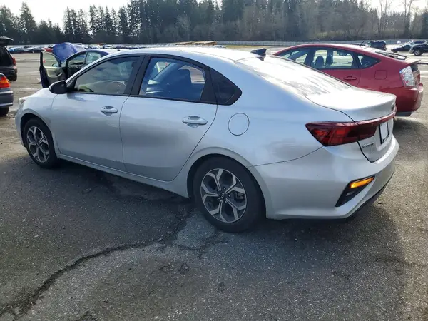 3KPF24AD7KE109644 2019 KIA FORTE - Image 2